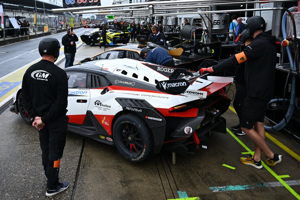 ”Det var en tough weekend for gutterne,” siger Marco Gersager om løbsweekenden på Nürburgring
(Foto: Fotospeedy)